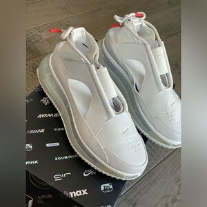 Sandal or shoe? Both w/these hot Nikes 👽